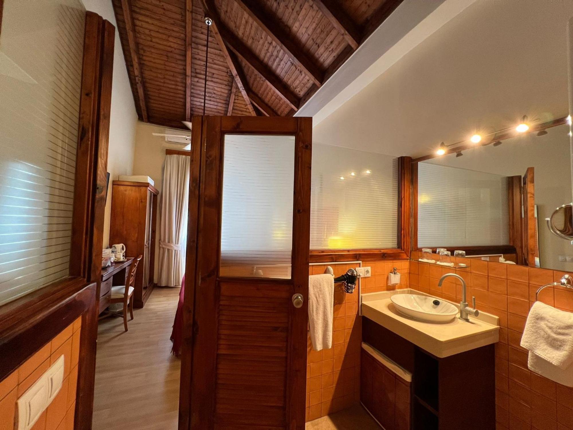 Gara Hotel Гарачико Екстериор снимка